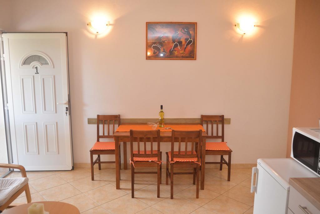 Apartments Salamun Biograd Na Moru Eksteriør billede